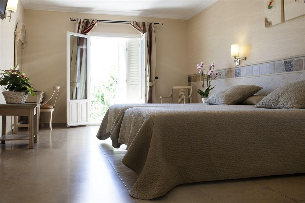 Apartamentos Plaza Cavana 5 Nerja Exterior foto