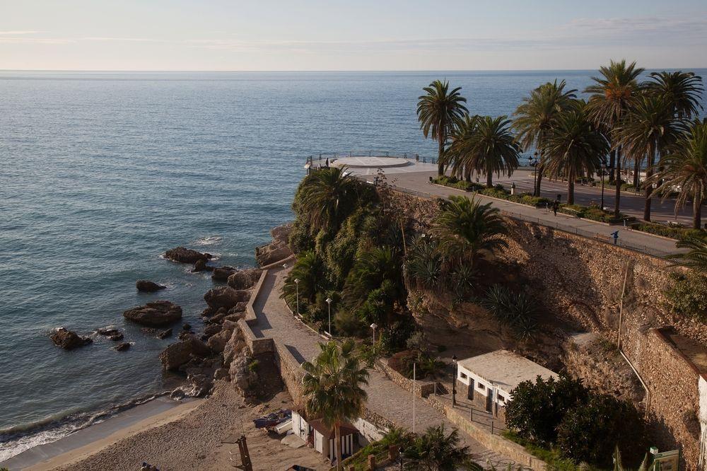 Apartamentos Plaza Cavana 5 Nerja Exterior foto