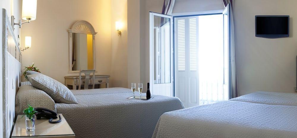 Apartamentos Plaza Cavana 5 Nerja Exterior foto