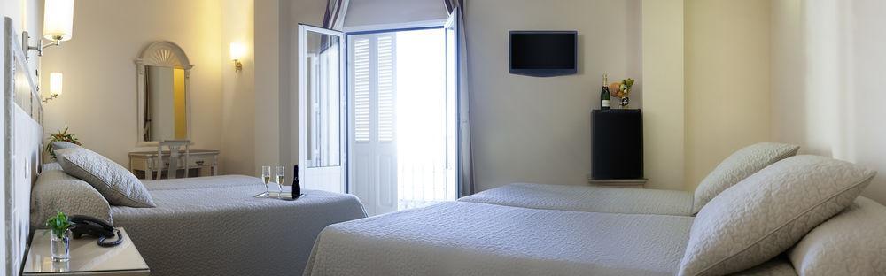 Apartamentos Plaza Cavana 5 Nerja Exterior foto