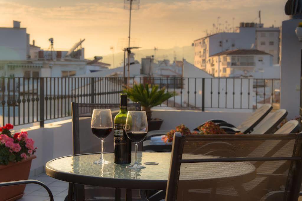 Apartamentos Plaza Cavana 5 Nerja Exterior foto