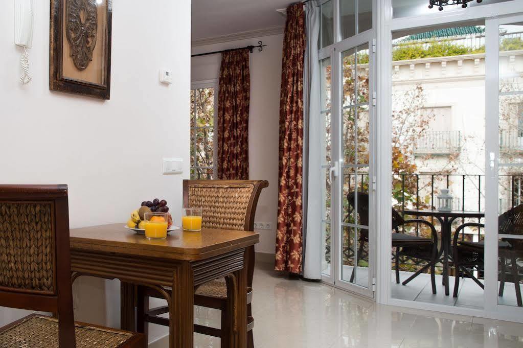 Apartamentos Plaza Cavana 5 Nerja Exterior foto