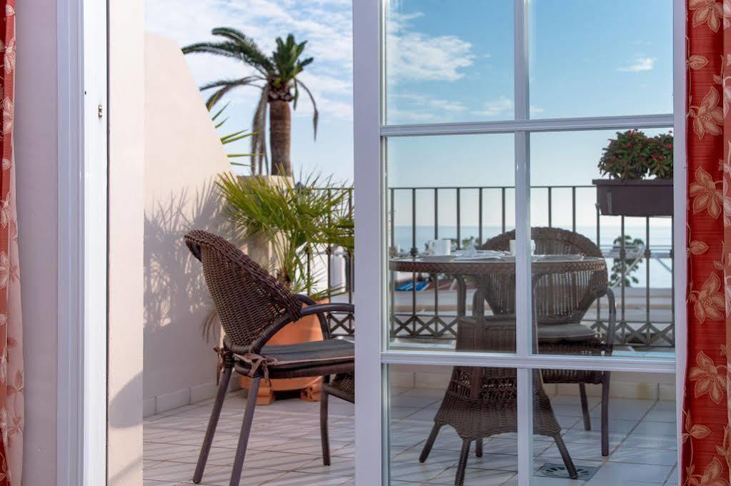 Apartamentos Plaza Cavana 5 Nerja Exterior foto