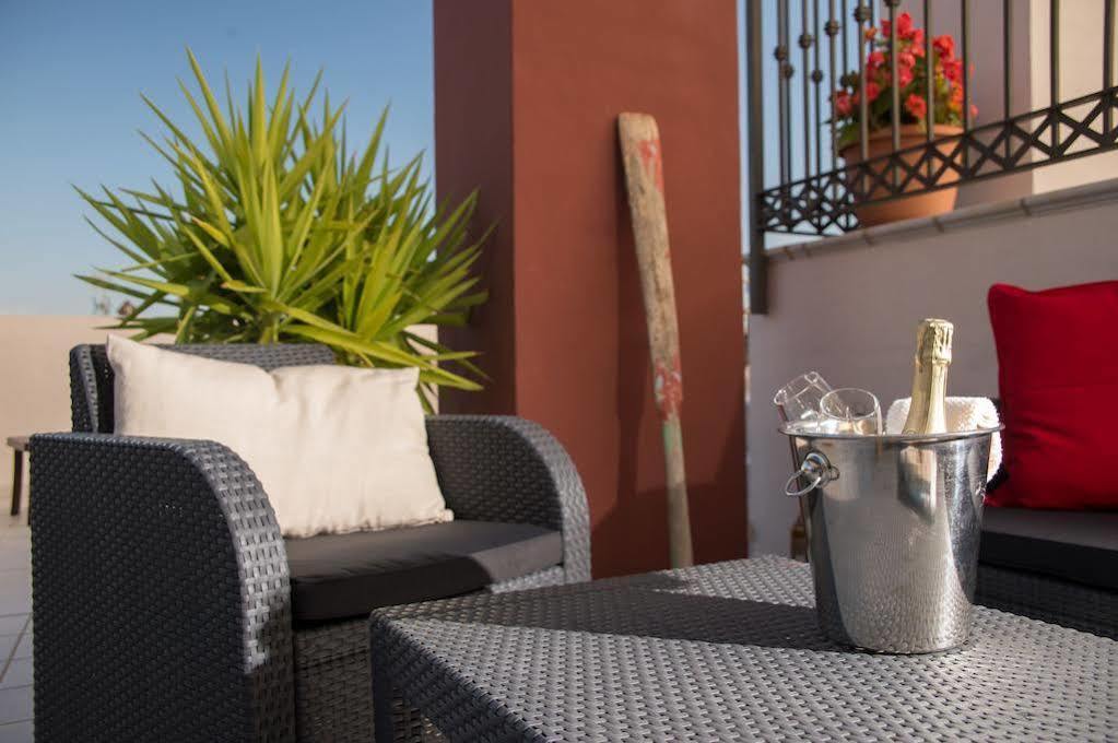 Apartamentos Plaza Cavana 5 Nerja Exterior foto
