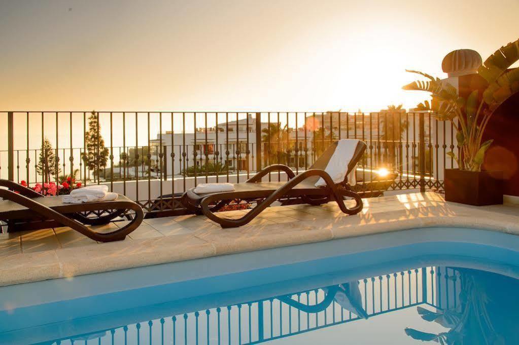 Apartamentos Plaza Cavana 5 Nerja Exterior foto